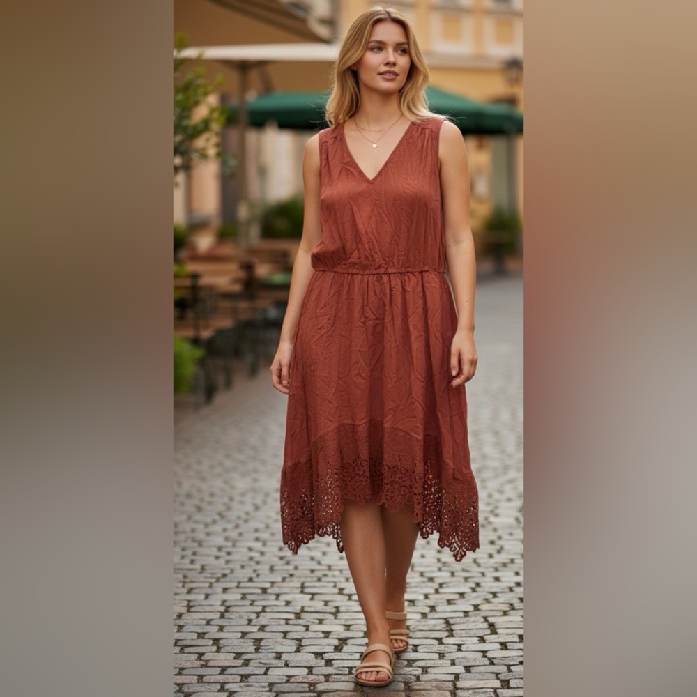 NWT: BloomChic size 30 Sleeveless v neck  Dress with pockets
